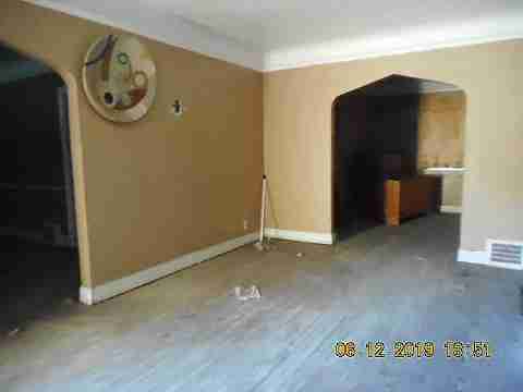 12839 Kilbourne (8)_m.jpg